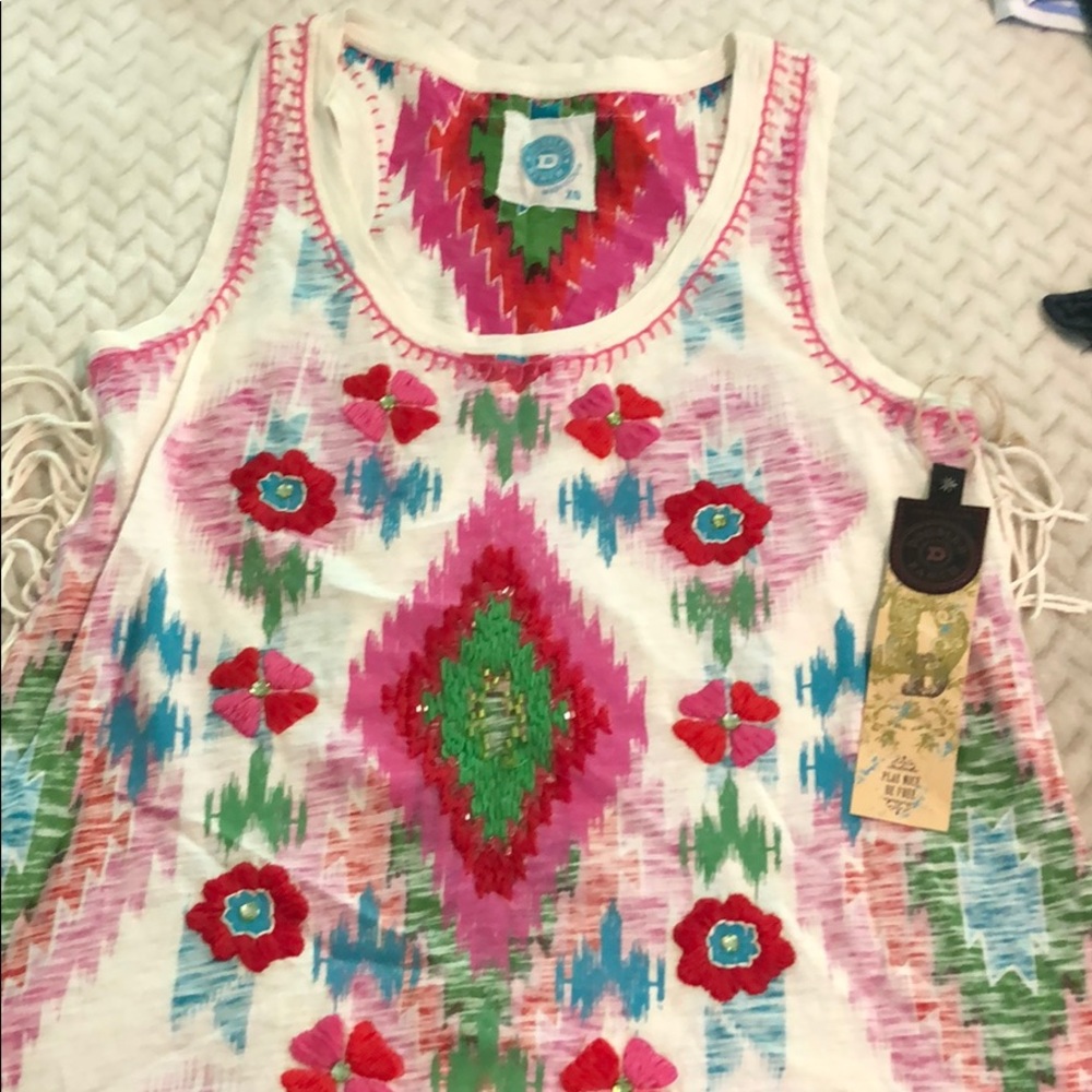 Cute tank with fringe